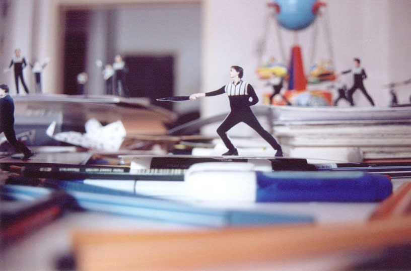 Sword fighting, 2004, C-print on aluminum, 50 x 75 cm, edition 1/5