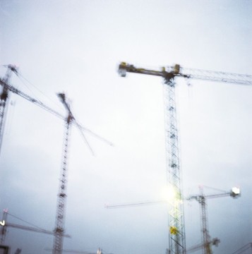 Building Living Leaving (Cranes), 1999-1996, Lambda print, 120 x 120 cm, edition 3 + 1AP